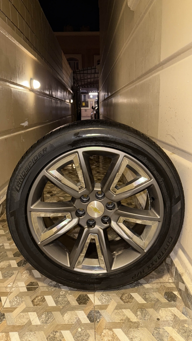 Picture of 4 للبيع رنقات Ltz معى توايرهم فيهم نص عمر 