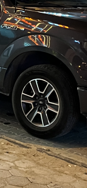 Picture of للبدل رنقات فورد F150 حجم 18  6 براغي و تواير اربع صينيه ما خذهم قبل جم شهر حجم 265/60/18 تواصل واتساب ماعليكم امر