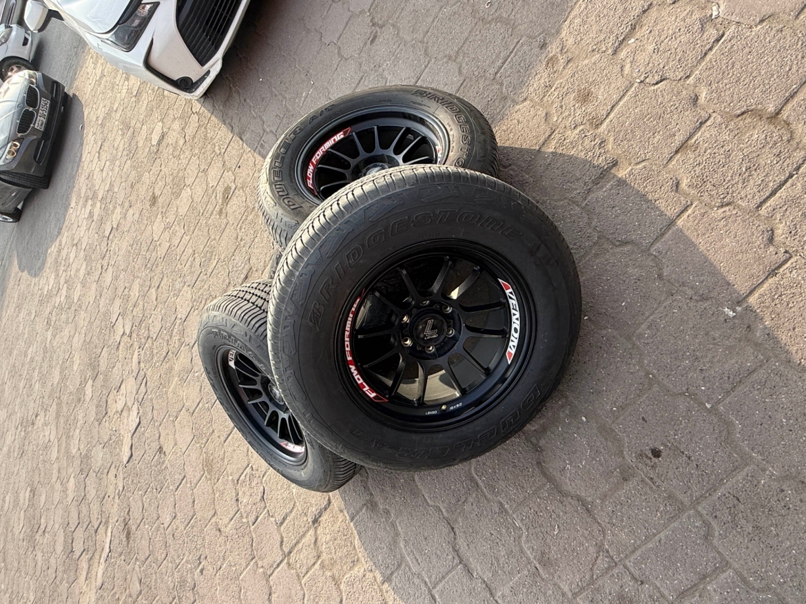 Picture of للبيع رنقات لينزو اصليه F-150 + تواير فيهم عمر كامل بريجستون 