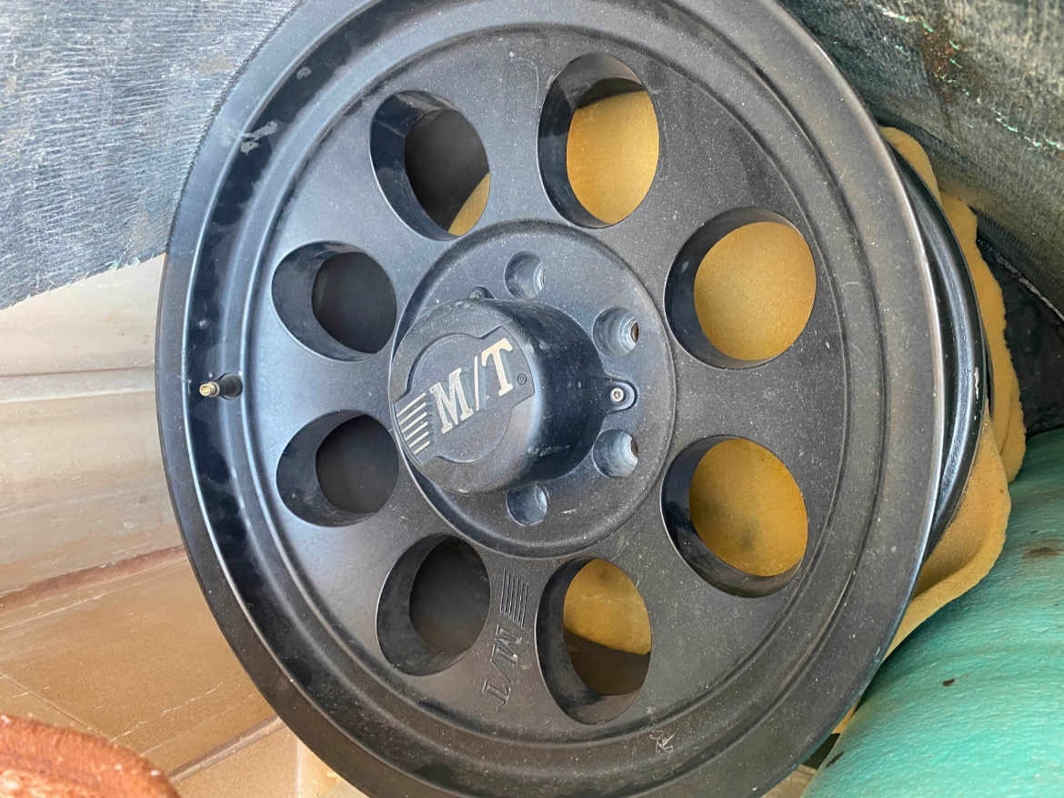 Picture of للبيع ٤ رنقات ميكي ثومبسون  